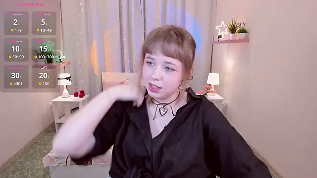 LeonaHicks online show from March 28, 6:02 am