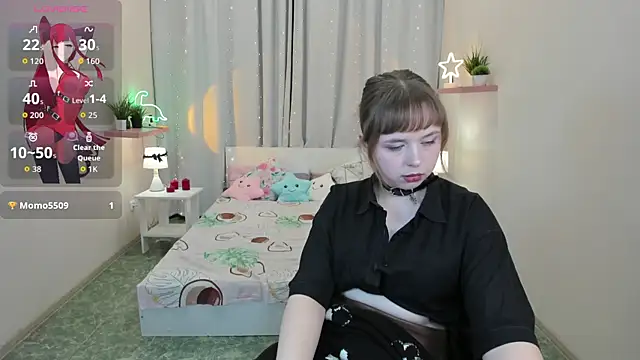 LeonaHicks online show from April 7, 6:25 am