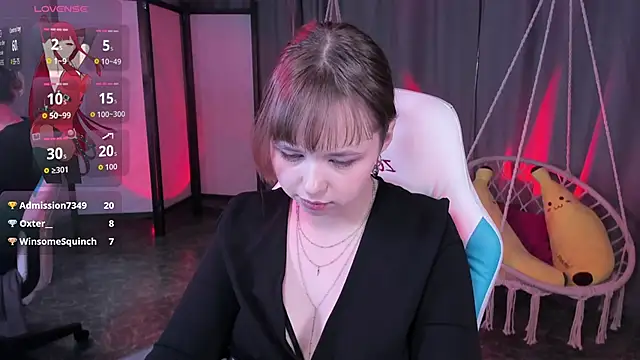 LeonaHicks online show from April 11, 7:45 am