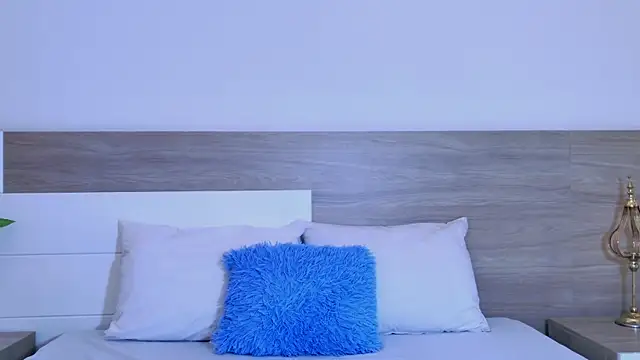 Elodie Laurent online show from March 25, 12:22 pm