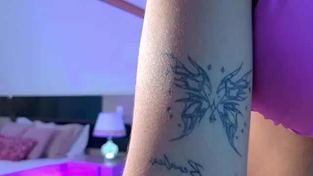 LindaBenetti online show from March 30, 12:06 pm