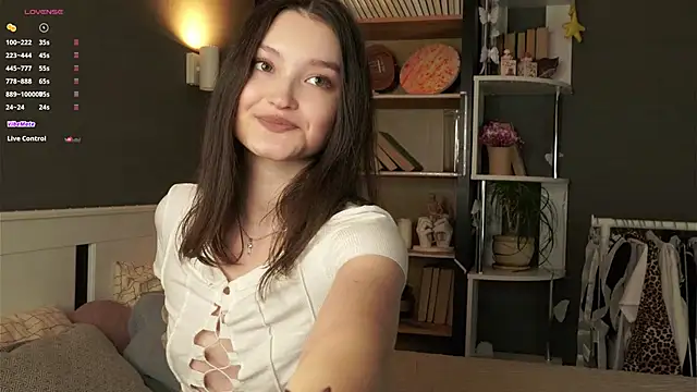 GussieGoold online show from April 8, 12:38 pm