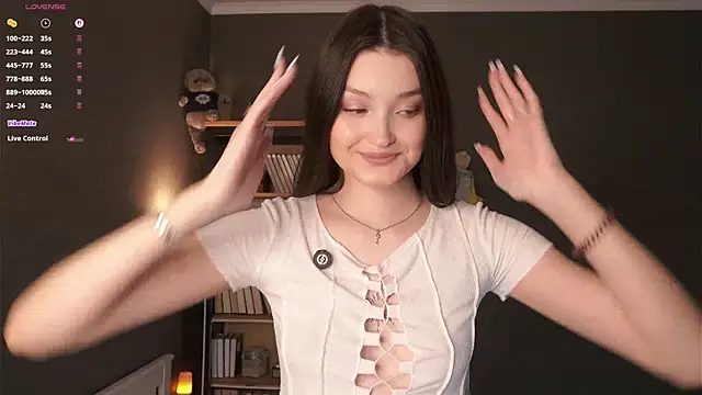 GussieGoold online show from April 16, 11:44 am