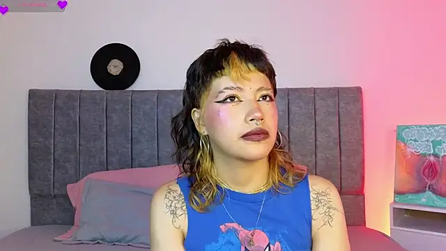 Luna Blooms online show from March 26, 11:49 am