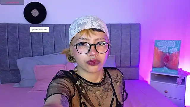 Luna Blooms online show from March 27, 11:32 am