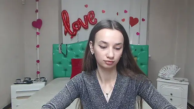 Je55icaBreeze online show from April 7, 5:08 am