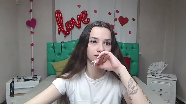 Je55icaBreeze online show from April 13, 5:13 am