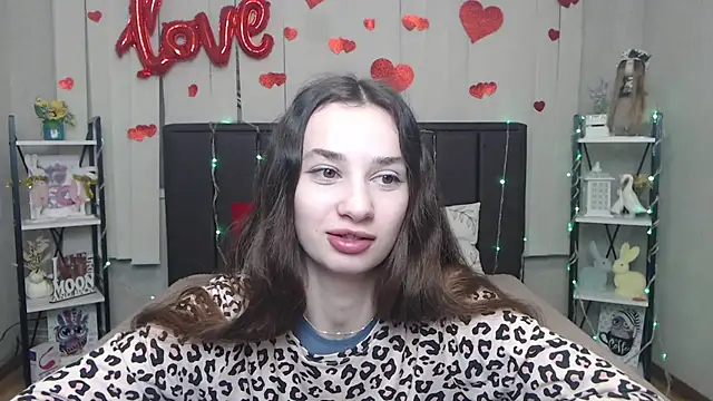 Je55icaBreeze online show from April 15, 5:25 am