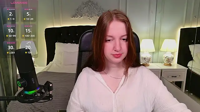 Snapshot of Elisabeth_Binder chatting on June 4, 3:56 am Elisabeth Binder online show from June 4, 3:56 am