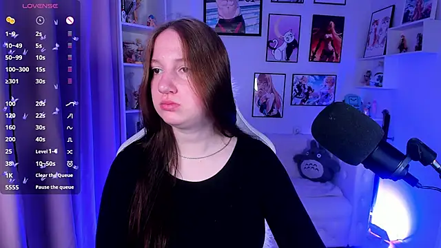 Snapshot of Elisabeth_Binder chatting on June 17, 3:31 am Elisabeth Binder online show from June 17, 3:31 am