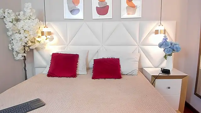 Hanna  mitsury  online show from April 2, 12:14 pm