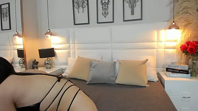 Hanna  mitsury  online show from April 12, 12:32 pm