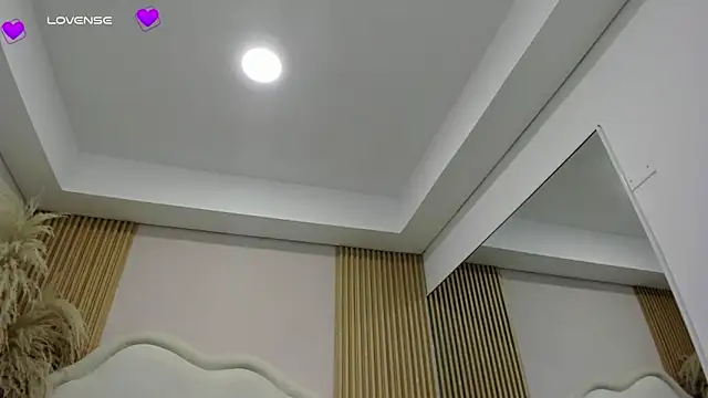 Snapshot of Hanna__mitsury_ chatting on May 4, 12:01 pm Hanna mitsury online show from May 4, 12:01 pm