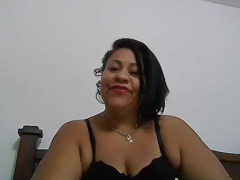 Snapshot of Veronica_missbigg chatting on May 20, 9:32 pm Veronica missbigg online show from May 20, 9:32 pm