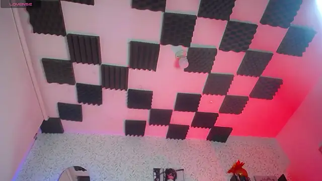 Edelyn ink online show from April 8, 7:47 pm