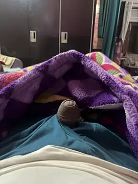 SingleBoy66666 online show from April 9, 7:52 pm