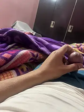 SingleBoy66666 online show from April 13, 8:36 pm