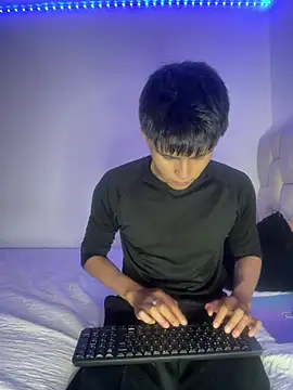 LYAN DYLAN online show from March 26, 10:15 pm