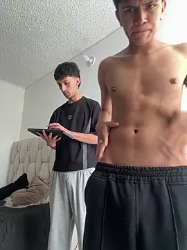 LYAN DYLAN online show from March 31, 2:28 pm