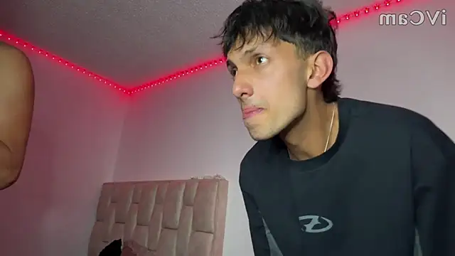 LYAN DYLAN online show from April 13, 11:54 pm