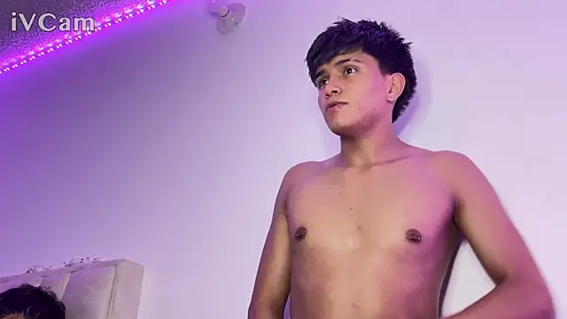 LYAN DYLAN online show from April 14, 11:00 pm