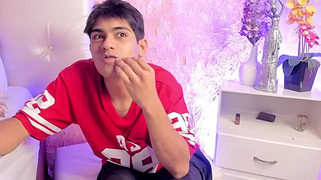 TylerCruz   online show from April 16, 4:57 am