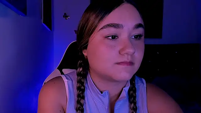 Soouuf  online show from April 20, 1:41 am