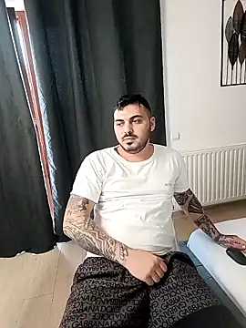 I amAhille online show from April 4, 4:04 pm