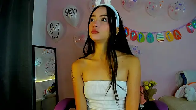 Daphne Rosse online show from April 5, 12:02 pm