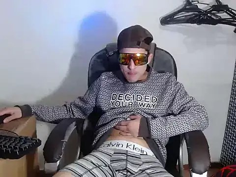 SexyboyHot2000 online show from June 4, 1:33 am