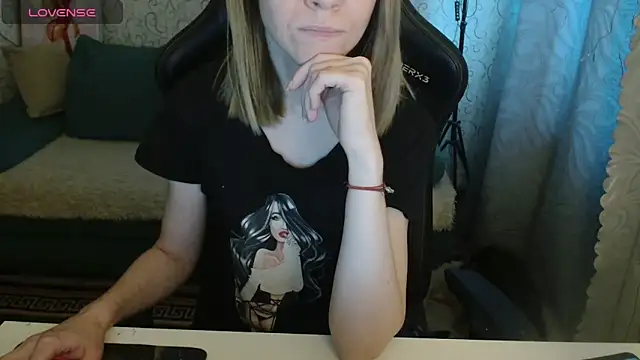 Ricky Chadwick  online show from April 15, 4:03 pm