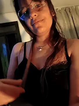 Ivvy Bloom online show from April 11, 11:53 pm