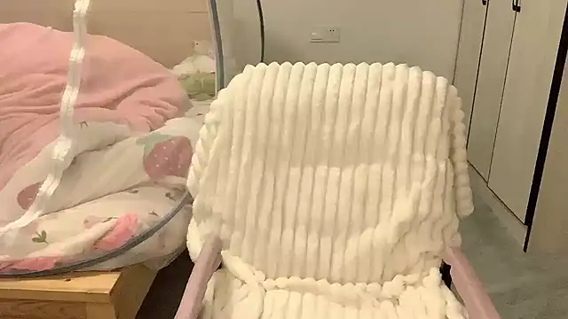 xiaodanta- online show from April 13, 11:48 am