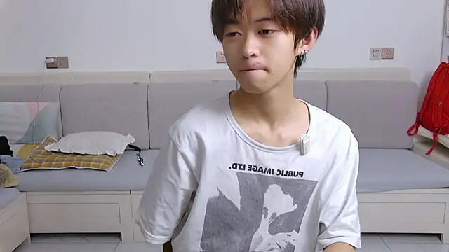 buding-001 online show from March 26, 10:54 am