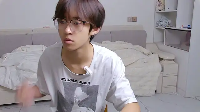 buding-001 online show from March 31, 5:41 am