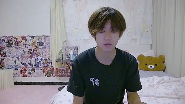 buding-001 online show from April 11, 11:36 am