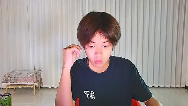 buding-001 online show from April 12, 5:23 am