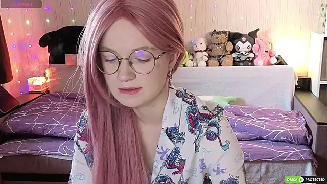 JulietFisher online show from April 12, 5:01 am