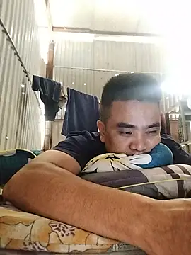 Snapshot of Tinh_love chatting on July 5, 11:34 pm Tinh love online show from July 5, 11:34 pm