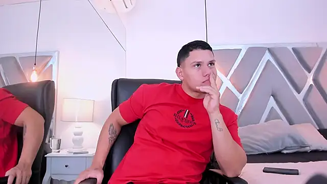 Chriss Diamond online show from April 6, 8:10 pm