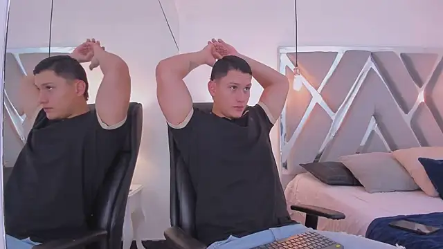 Chriss Diamond online show from April 14, 8:04 pm