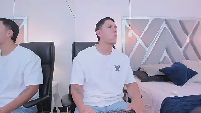 Chriss Diamond online show from April 16, 8:09 pm