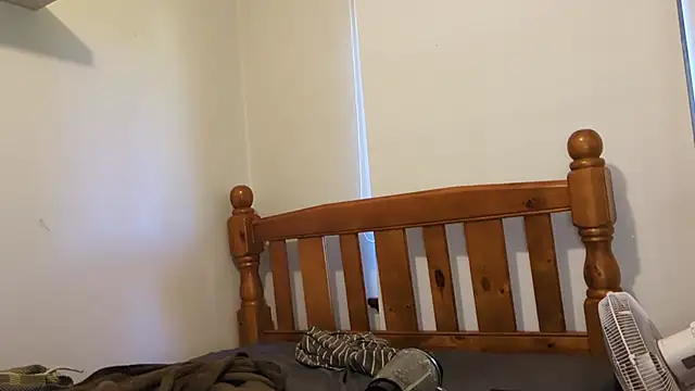 robin103666 online show from April 4, 1:37 am