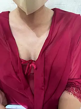 Amee  online show from April 8, 5:35 pm