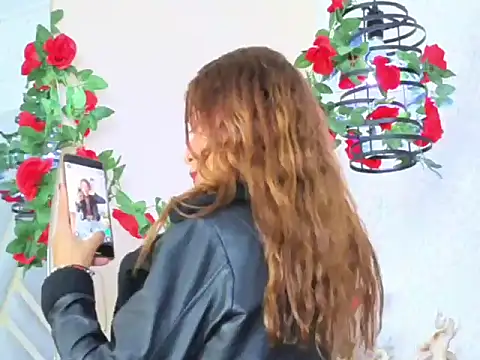 ValerieWoodsl online show from April 13, 8:14 pm