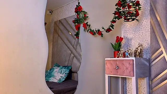 ValerieWoodsl online show from April 17, 8:45 pm