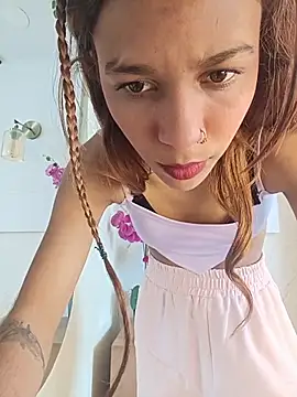 ValerieWoodsl online show from June 26, 4:55 pm