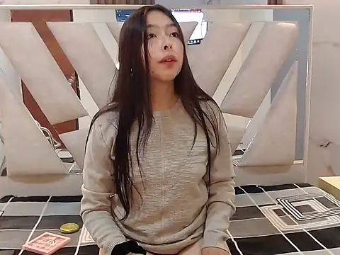 salethjonescl202 online show from April 3, 6:50 pm