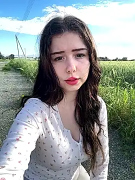 leiawifey online show from April 6, 2:18 pm