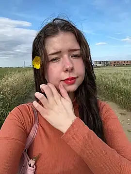 leiawifey online show from April 10, 1:49 pm